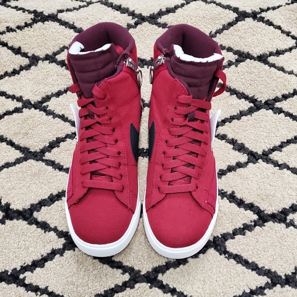 Nike Women's Blazer Mid Rebel - Picture 2 of 4